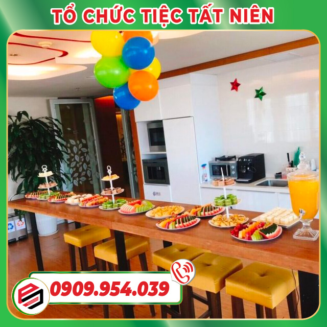 Bàn ăn và thực đơn tiệc Bàn ăn và thực đơn tiệc