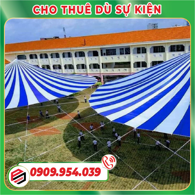 Dù che nắng sân trường