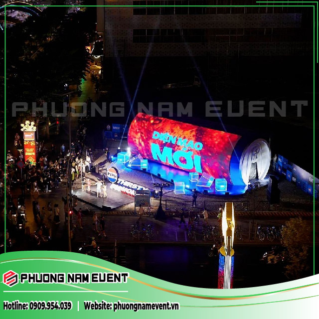 Photo of Pepsi Can at Night Photo of Pepsi Can at Night