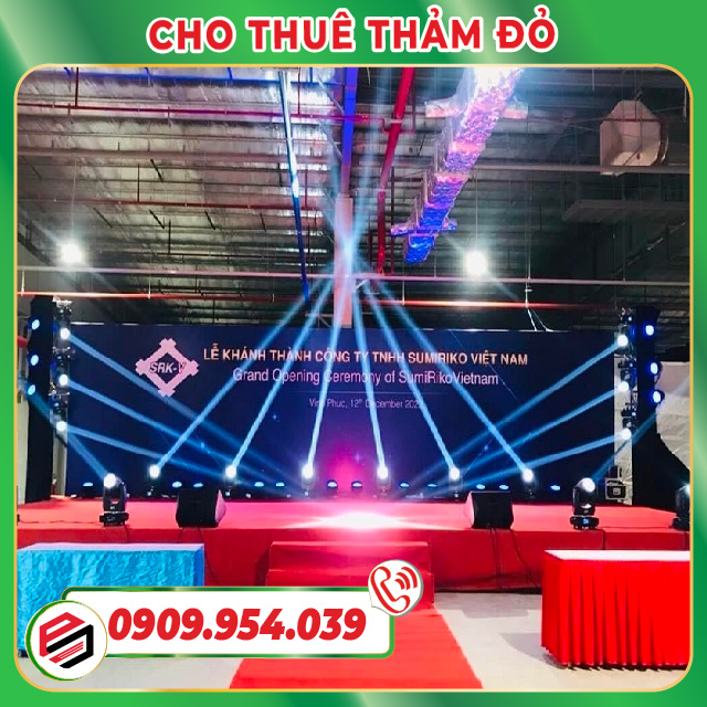 Thảm đỏ giúp tạo điểm nhấn cho sân khấu Thảm đỏ giúp tạo điểm nhấn cho sân khấu