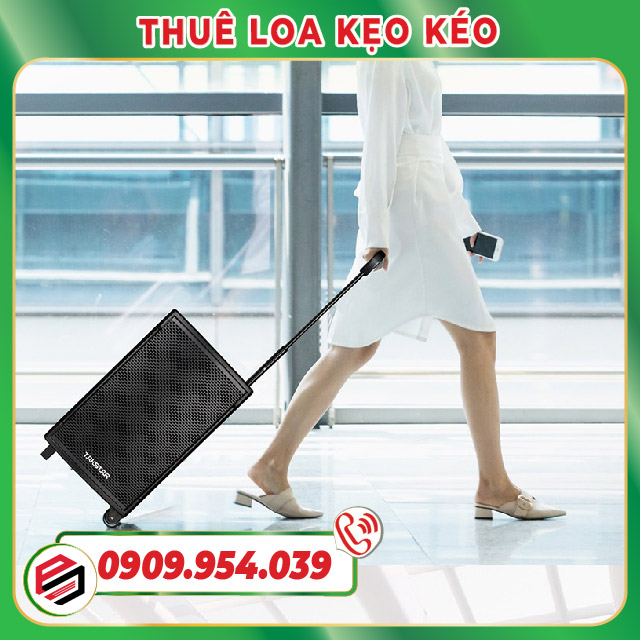 The speaker is easy to move thanks to the wheels and handle The speaker is easy to move thanks to the wheels and handle