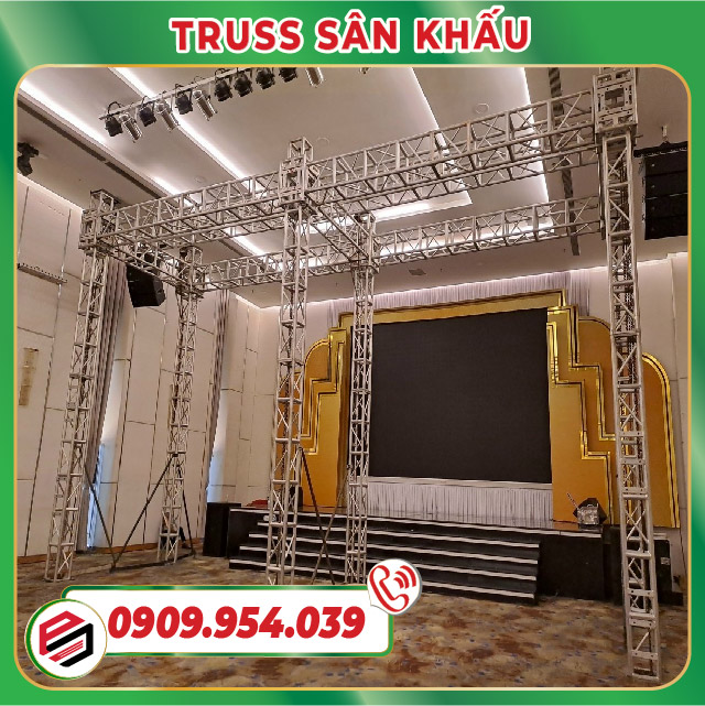 Truss Stage Construction In The Hall Of Phuong Nam Event Truss Stage Construction In The Hall Of Phuong Nam Event