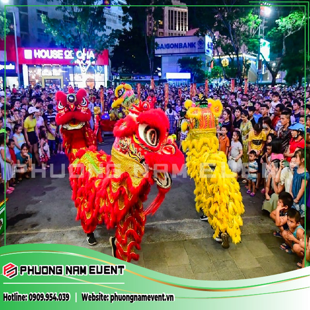 Watch lion dances Watch lion dances