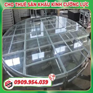 Cho thuê sân khấu kính cường lực và mica trong suốt