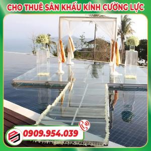 Cho thuê sân khấu kính cường lực và mica trong suốt